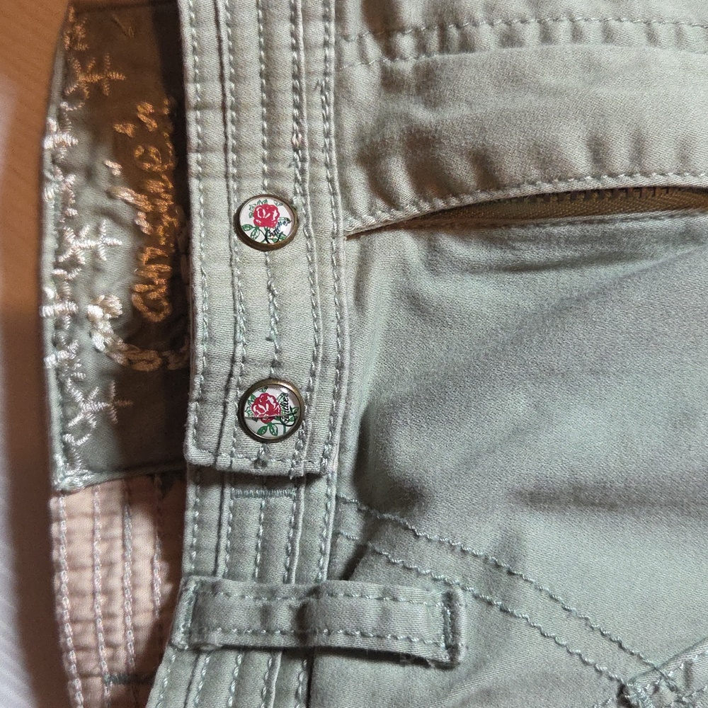 Y2K Candie's Sage Green Embroidered Detail PANTS. SZ 7. - Picture 5 of 6